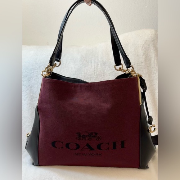 Coach Horse and Carriage Jacquard
Shoulder Bag - Black Cherry. - Picture 9 of 9
